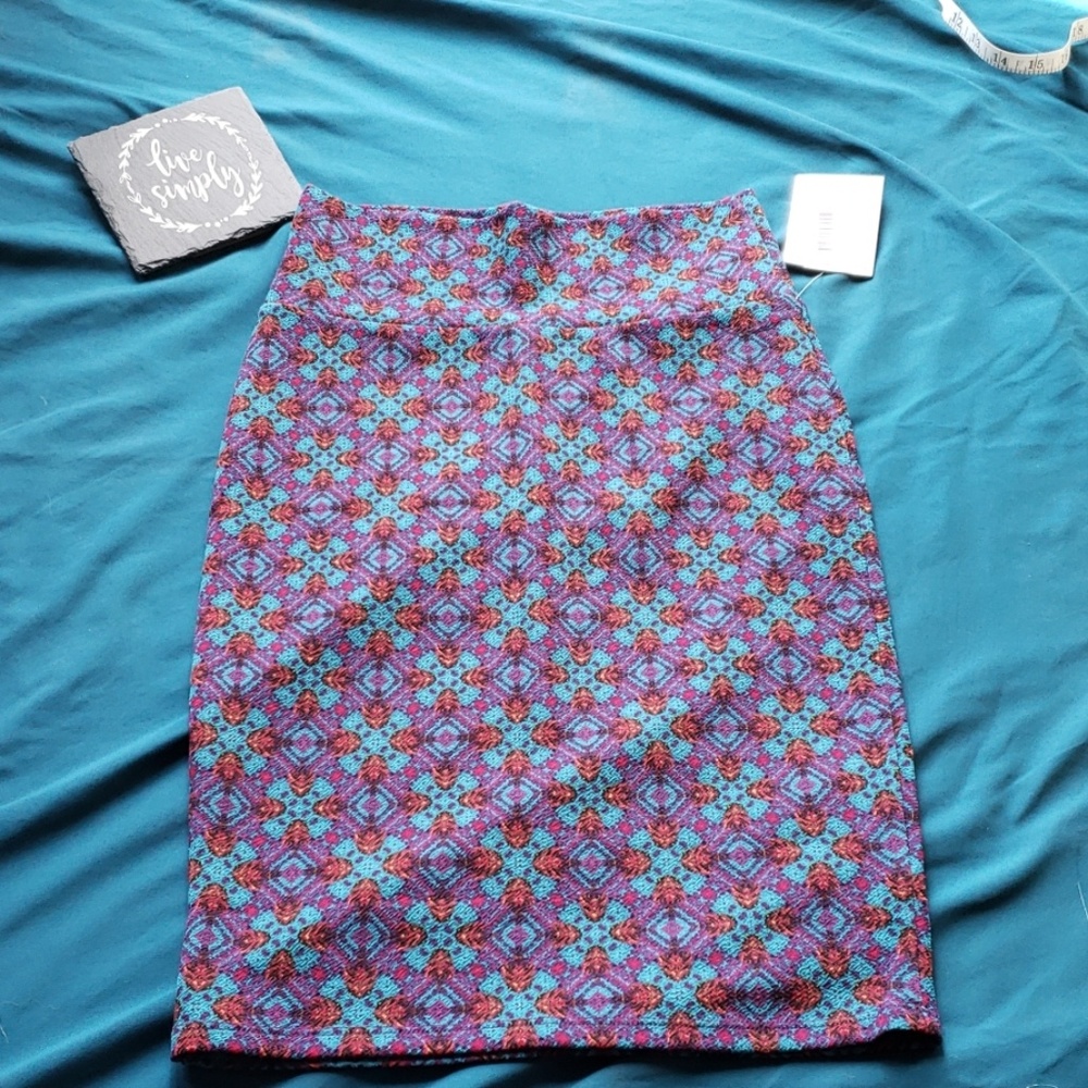 BNWT Lularoe Cassie Skirt